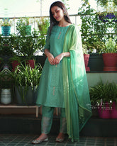 Blue Mul Chanderi Kurti Set With Organza Ombre Dupatta